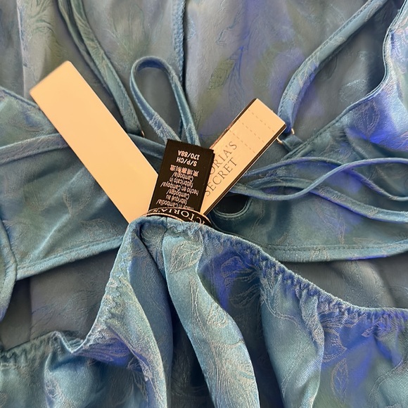 Victoria’s Secret blue slip romper, never worn with tags - Picture 3 of 3